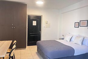 Phaedrus Living: Hoopoe Residencies 103