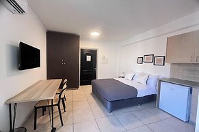 Phaedrus Living: Hoopoe Residencies 103