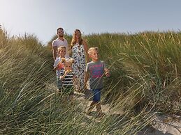 Modern Lodge With Dishwasher, in a Holiday Park, 1 km. From the Beach