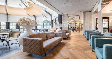 Modern Lodge With Dishwasher, in a Holiday Park, 1 km. From the Beach