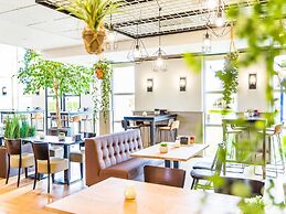 Modern Lodge With Dishwasher, in a Holiday Park, 1 km. From the Beach