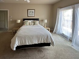 Upstay -10 Waterfront Mansion with Jetty