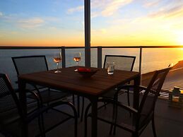 Beautiful Apartment With sea View