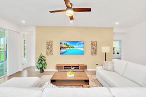 Upstay 19 Resort Home Pool HotTub Disney