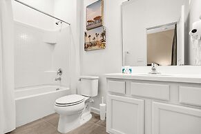 Upstay - Guest Home w Cinema Theme Rooms