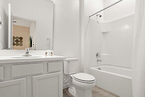 Upstay - Guest Home w Cinema Theme Rooms