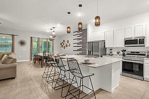 Upstay - Guest Home w Cinema Theme Rooms