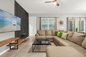 Upstay - Guest Home w Cinema Theme Rooms