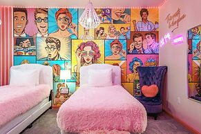 Upstay - Guest Home w Cinema Theme Rooms