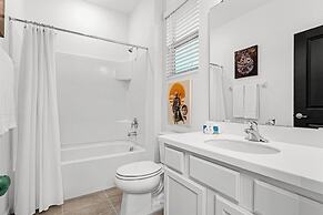 Upstay - Guest Home w Cinema Theme Rooms