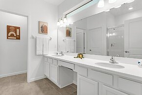 Upstay - Guest Home w Cinema Theme Rooms