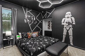Upstay - Guest Home w Cinema Theme Rooms