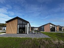 Modern Chalet 5 km From Kampen