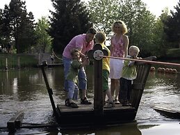 Restyled Bungalow on the Water With its own Rowing Boat, in a Holiday 