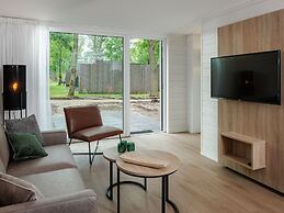 Detached Villa With two Bathrooms, on a Holiday Park in a Green Enviro