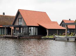 Modern Water Villa With two Bathrooms, on a Holiday Park Near the Fris