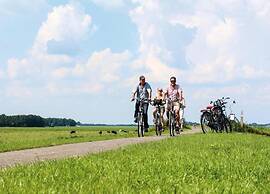 Villa by Weerribben Park