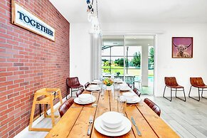 18Guest LakeView Home w HotTub Cinema