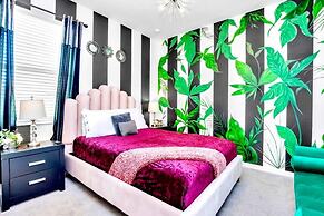 18Guest LakeView Home w HotTub Cinema