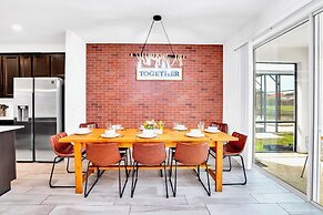 18Guest LakeView Home w HotTub Cinema