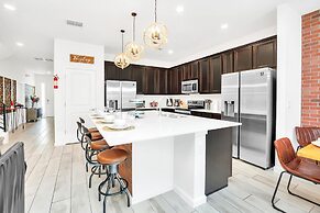 18Guest LakeView Home w HotTub Cinema