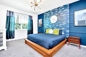 18Guest LakeView Home w HotTub Cinema