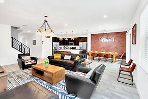 18Guest LakeView Home w HotTub Cinema