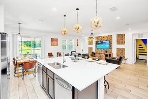 18Guest LakeView Home w HotTub Cinema