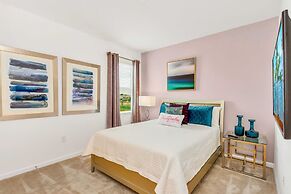 16 Guest Pool Home w Lake Facing Sundeck