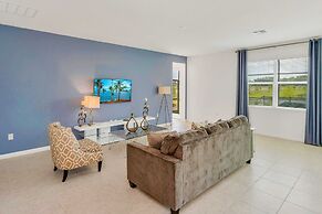 16 Guest Pool Home w Lake Facing Sundeck