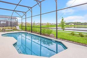 16 Guest Pool Home w Lake Facing Sundeck