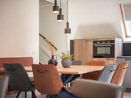 Restyled Holiday Home With Dishwasher, on a Holiday Park, 9 km. From B