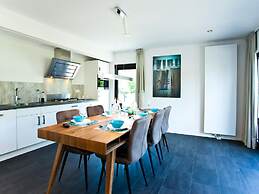 Modern Holiday Home With Roof Terrace