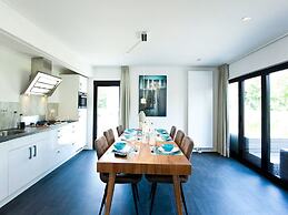 Modern Holiday Home With Roof Terrace