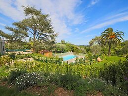 Picturesque Flat With Swimming Pool