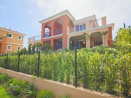 Picturesque Flat With Swimming Pool