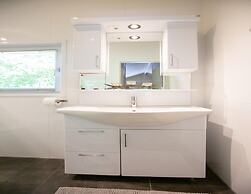 Beautiful Lodge With a Nice Terrace