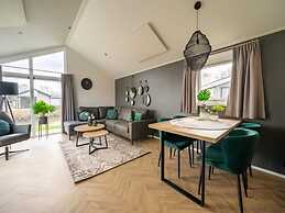 Tidy Chalet With Dishwasher, Near the River Maas