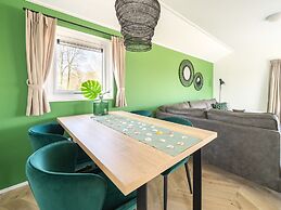 Tidy Chalet With Dishwasher, Near the River Maas