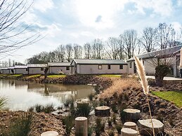 Tidy Chalet With Dishwasher, Near the River Maas