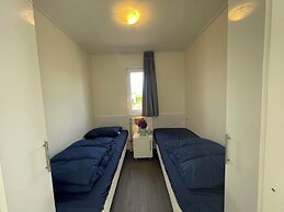 6-guest Stylish Chalet in De Rijp