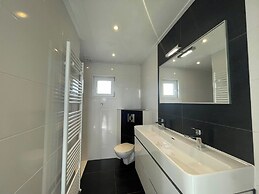 6-guest Stylish Chalet in De Rijp