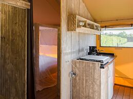 Nice Safari Tent With Bathroom, Eindhoven at 12 km