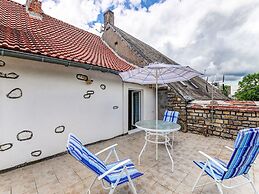 Traditional Holiday Home in Brinon sur Beuvron