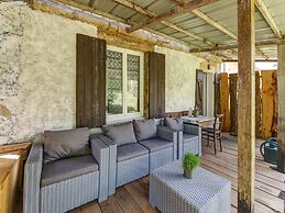 Traditional Holiday Home in Brinon sur Beuvron