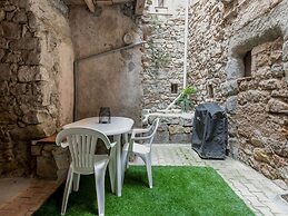Apartment Near the River in Bize-minervois