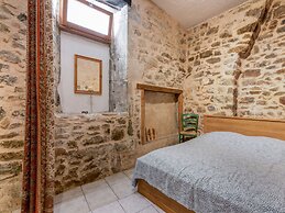 Apartment Near the River in Bize-minervois