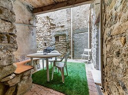 Apartment Near the River in Bize-minervois