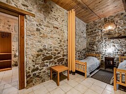 Apartment Near the River in Bize-minervois