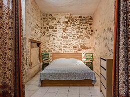 Apartment Near the River in Bize-minervois